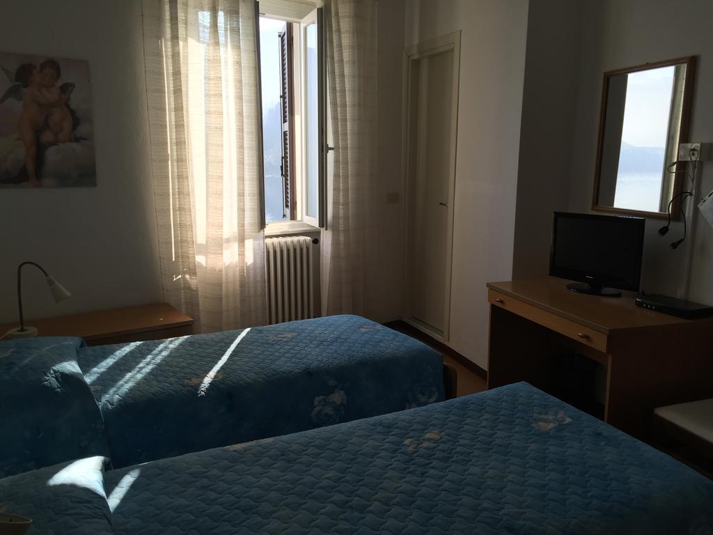 Hotel Plinio Lenno Phòng bức ảnh